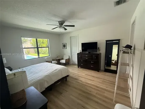 2945 SE 3rd Street Homestead FL 33033