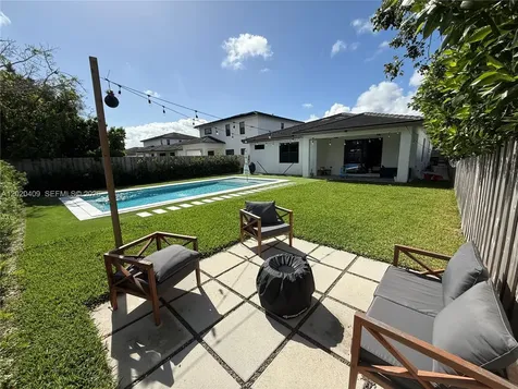 2945 SE 3rd Street Homestead FL 33033