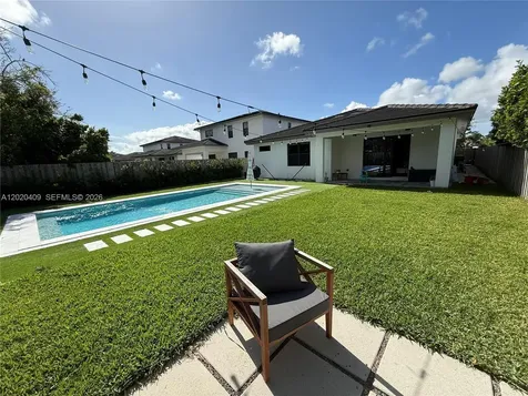 2945 SE 3rd Street Homestead FL 33033