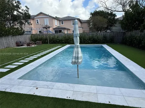 2945 SE 3rd Street Homestead FL 33033