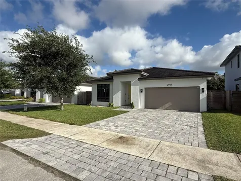 2945 SE 3rd Street Homestead FL 33033
