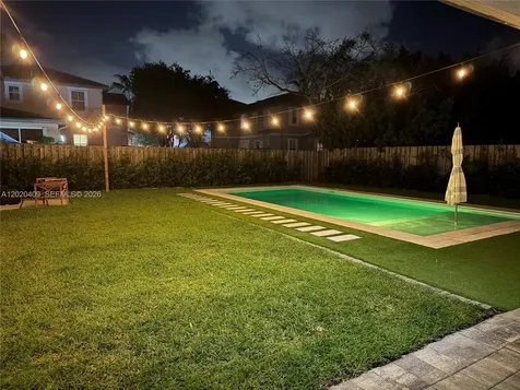 2945 SE 3rd Street Homestead FL 33033