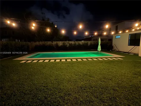 2945 SE 3rd Street Homestead FL 33033
