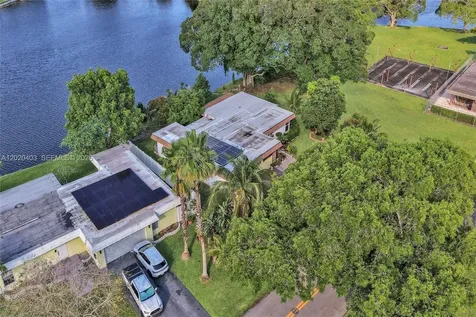 6408 NW 72nd Avenue Tamarac FL 33321