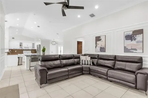 321 NW 193rd Avenue Pembroke Pines FL 33029
