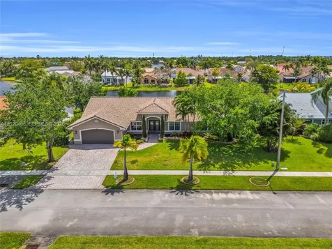 321 NW 193rd Avenue Pembroke Pines FL 33029