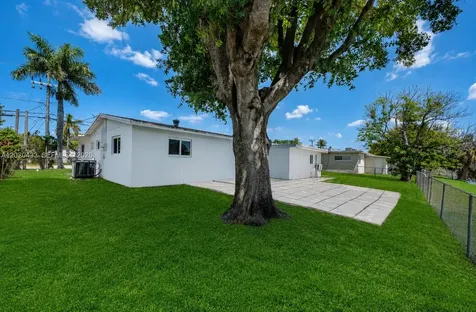 1530 NW 47th Avenue Lauderhill FL 33313