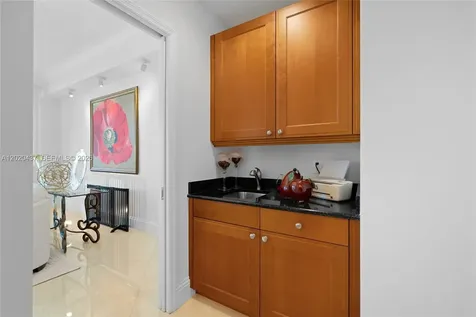 21200 Point Place Aventura FL 33180