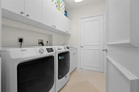 21200 Point Place Aventura FL 33180