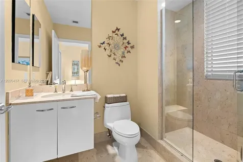 21200 Point Place Aventura FL 33180