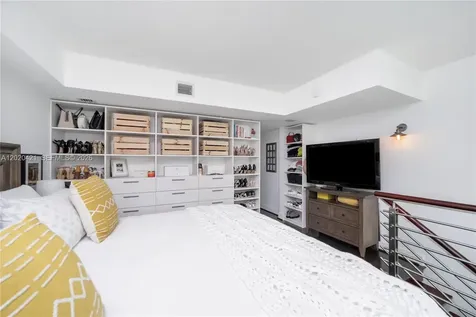41 SE 5th Street Miami FL 33131