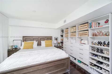 41 SE 5th Street Miami FL 33131