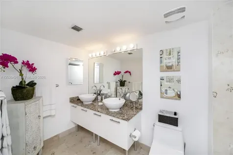 41 SE 5th Street Miami FL 33131