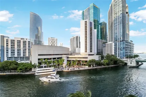 41 SE 5th Street Miami FL 33131