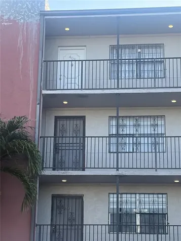 6620 W 2nd Court Hialeah FL 33012