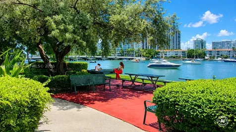 1441 Lincoln Court Miami Beach FL 33139