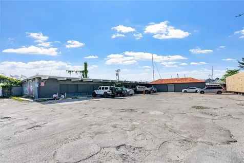 3066 NW River Drive Miami FL 33142