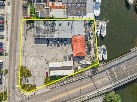 3066 NW River Drive Miami FL 33142