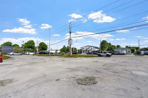 3066 NW River Drive Miami FL 33142