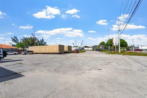 3066 NW River Drive Miami FL 33142