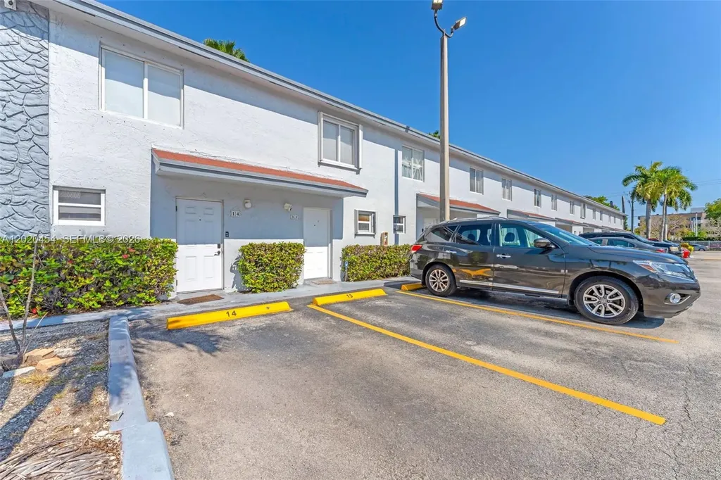 8025 NW 8th Street Miami FL 33126