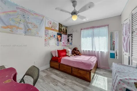 8025 NW 8th Street Miami FL 33126