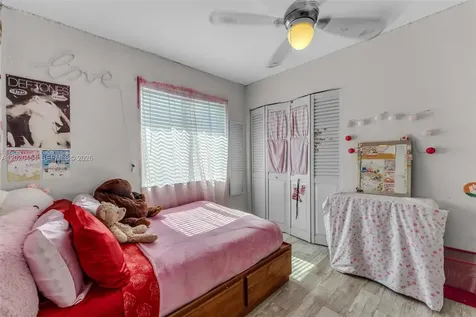 8025 NW 8th Street Miami FL 33126