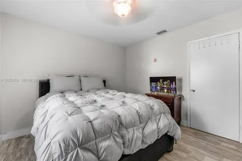8025 NW 8th Street Miami FL 33126
