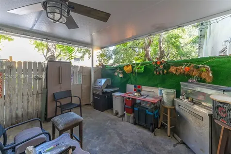 8025 NW 8th Street Miami FL 33126