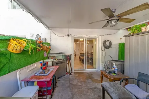 8025 NW 8th Street Miami FL 33126