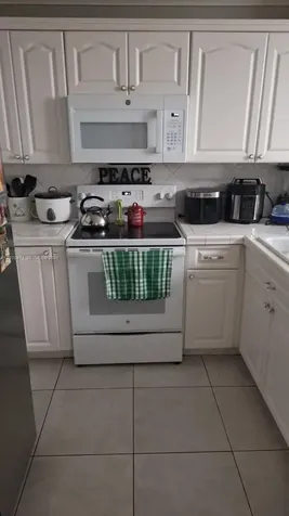 655 W 68th Street Hialeah FL 33014