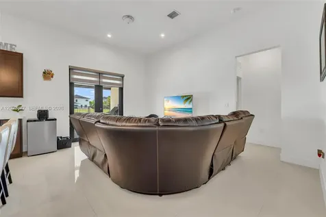 2921 SW 152nd Avenue Miami FL 33185