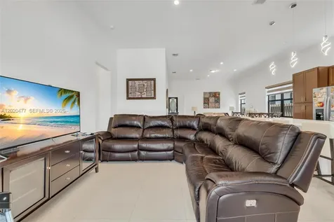 2921 SW 152nd Avenue Miami FL 33185