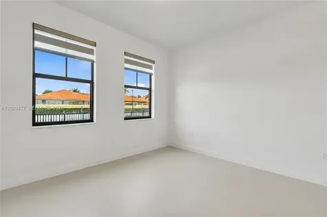 2921 SW 152nd Avenue Miami FL 33185