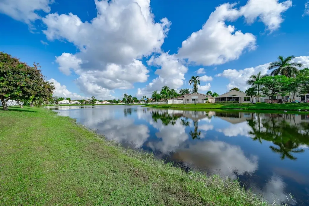 5032 SW 34th Terrace Hollywood FL 33312
