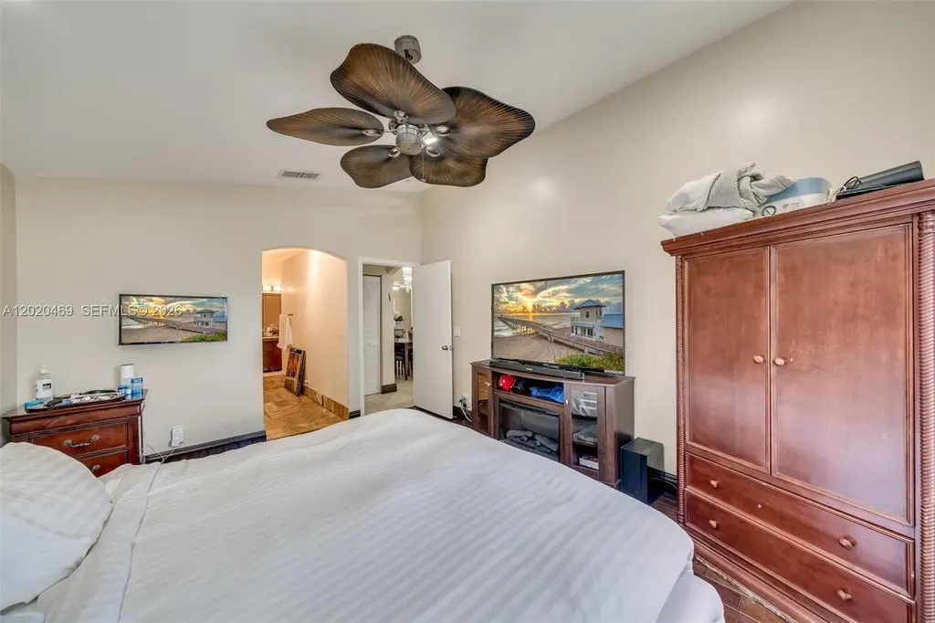 5032 SW 34th Terrace Hollywood FL 33312