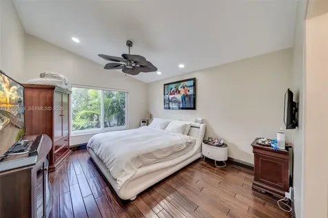 5032 SW 34th Terrace Hollywood FL 33312