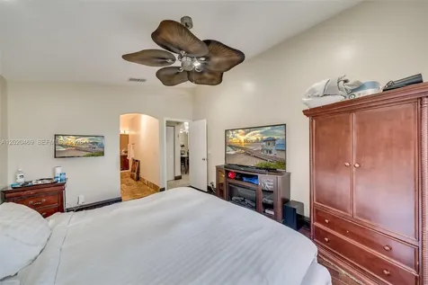 5032 SW 34th Terrace Hollywood FL 33312