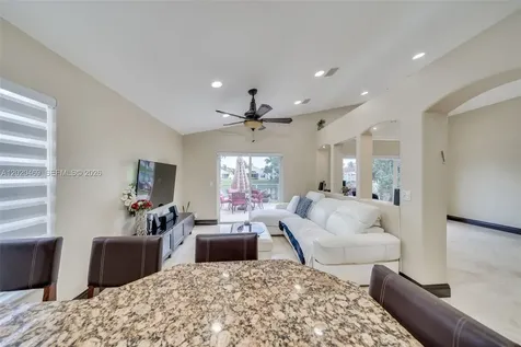 5032 SW 34th Terrace Hollywood FL 33312