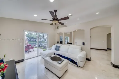 5032 SW 34th Terrace Hollywood FL 33312