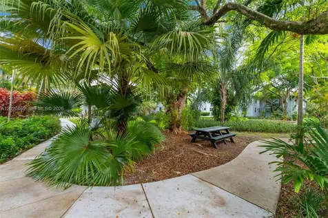 5540 SW 78th Street Miami FL 33143