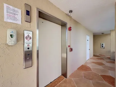 10208 NW 24th Place Sunrise FL 33322
