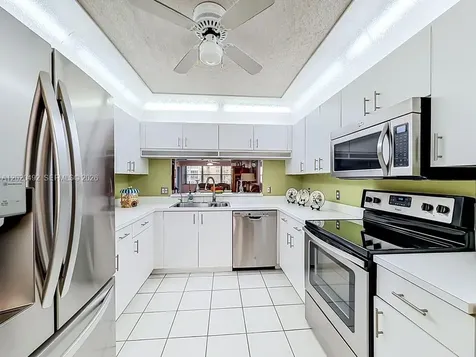 10208 NW 24th Place Sunrise FL 33322