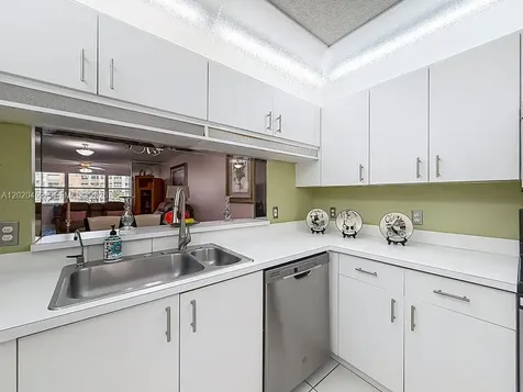 10208 NW 24th Place Sunrise FL 33322