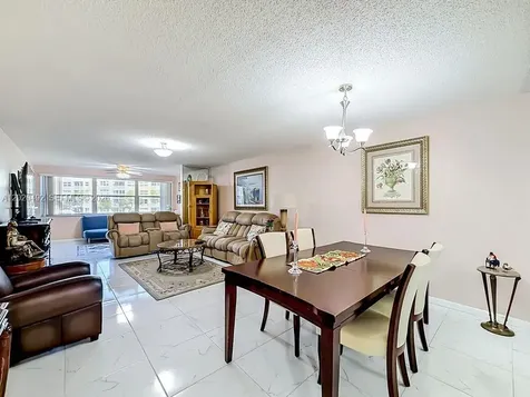 10208 NW 24th Place Sunrise FL 33322