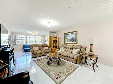 10208 NW 24th Place Sunrise FL 33322