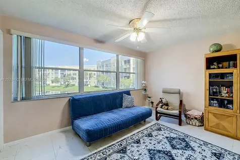 10208 NW 24th Place Sunrise FL 33322