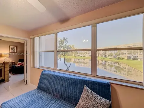 10208 NW 24th Place Sunrise FL 33322