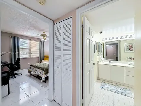 10208 NW 24th Place Sunrise FL 33322