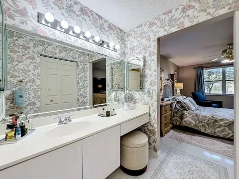 10208 NW 24th Place Sunrise FL 33322